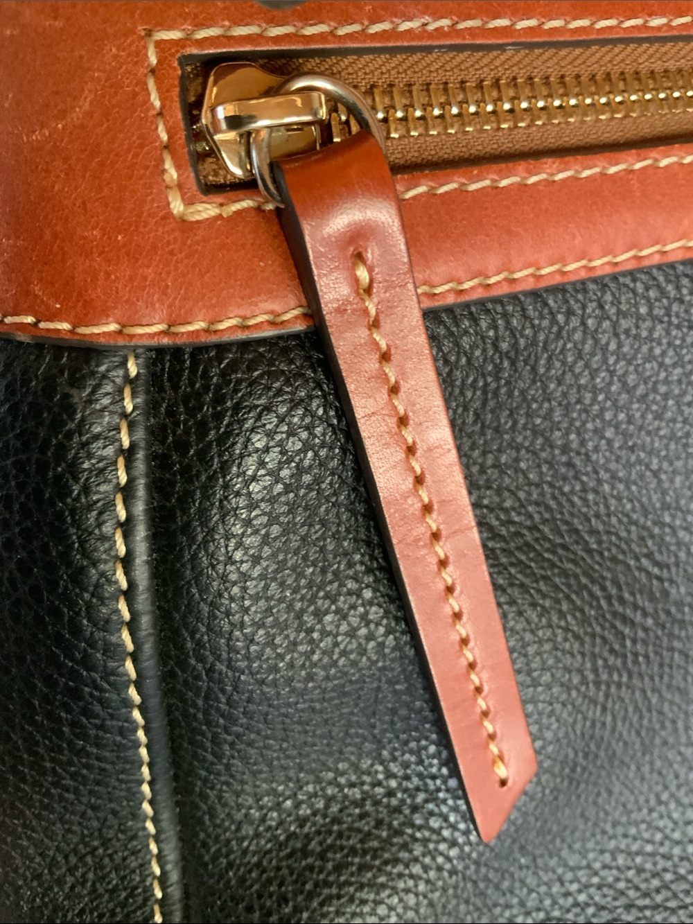 Dooney Bourke Pebble Grain Crossbody 25 - Picture 8 of 16